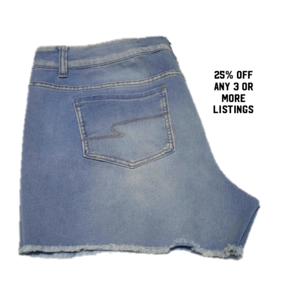 Denim Booty Blue Jean Shorts Light Wash Acid Plus Size 18 Stretch Fringe